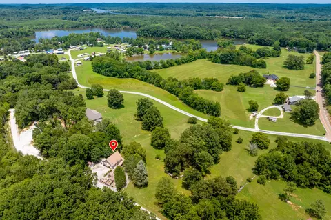 148 Hilltop Dr, Decaturville, TN 38329