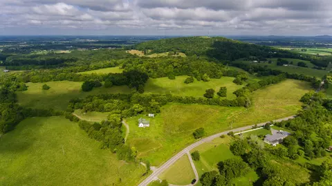559 Coop Rd, Bell Buckle, TN 37020