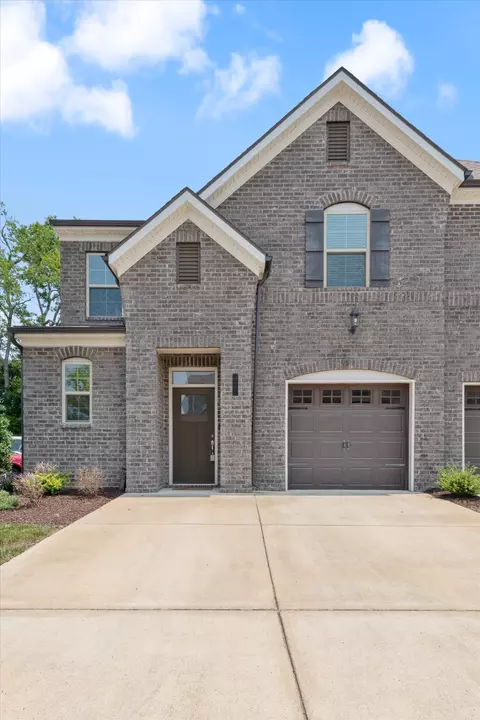 3005 Defilade Dr, Murfreesboro, TN 37128