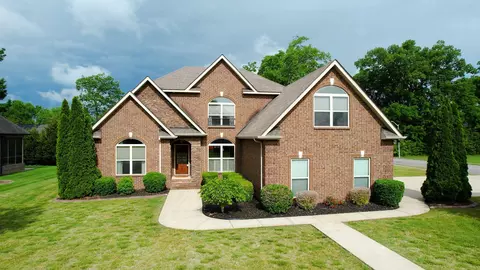 2735 Wynthrope Hall Dr, Murfreesboro, TN 37129