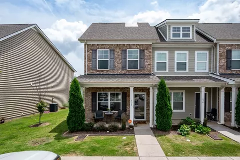 636 Bradburn Village Cir, Antioch, TN 37013