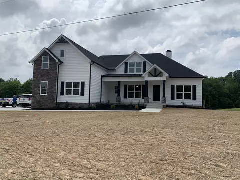 6262 N Mount Pleasant Rd, Greenbrier, TN 37073