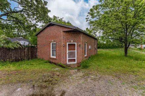 217 S Pine St, Hohenwald, TN 38462