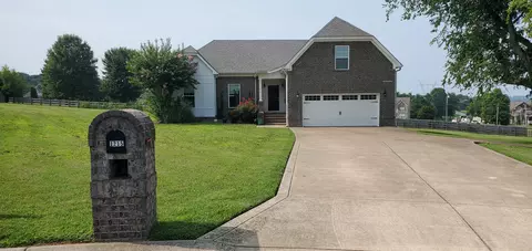 1215 Wiltshire Ct, Columbia, TN 38401