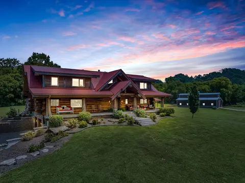 1966 Hicks Ln, Columbia, TN 38401