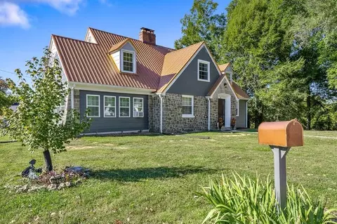 415 Gaines St, Sparta, TN 38583