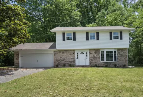 7800 Celeste Ln, Hixson, TN 37343