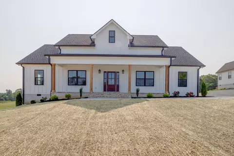 569 Buddy Rd, Burns, TN 37029