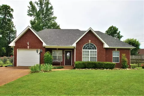 100 Gentry Dr, Portland, TN 37148