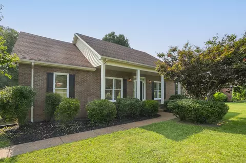103 Macintosh Dr, Springfield, TN 37172 photo 2