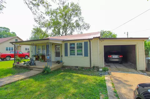 142 Lexington St, Bruceton, TN 38317