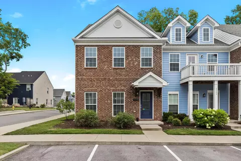 1056 Emery Bay Cir, Hendersonville, TN 37075