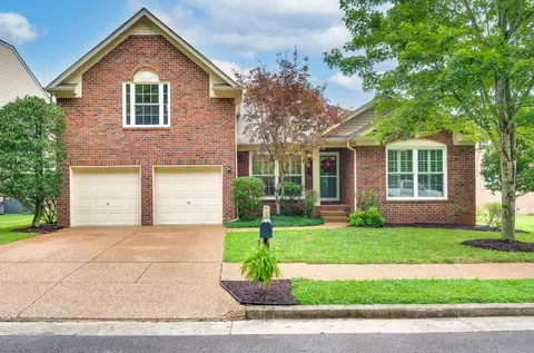 8444 Beautiful Valley Dr, Nashville, TN 37221