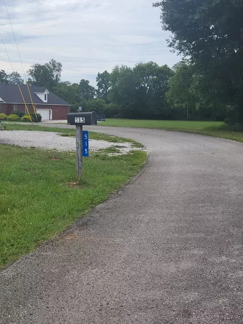 515 Perkins St, Decherd, TN 37324 photo 4
