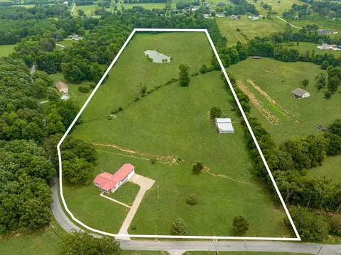 1095 Hargis Rd, Mcewen, TN 37101