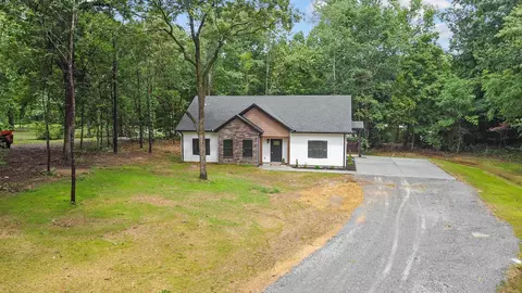107 Oak Park Dr, Dickson, TN 37055