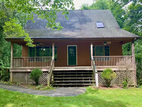 72 Bobtown Cir NE, Sewanee, TN 37375