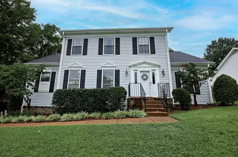 111 Harbortowne Dr, Hendersonville, TN 37075