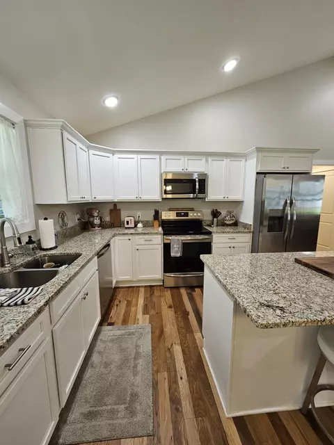 640 Hickory Ln, Sparta, TN 38583