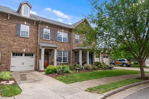 2026 Traemoor Village Dr, Nashville, TN 37209