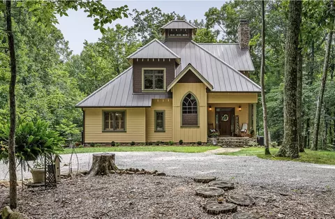 736 Long Mountain Trl, Mcminnville, TN 37110
