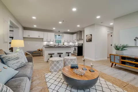 127 Laurel Ln, Hendersonville, TN 37075