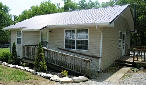 337 Luster Ln, Hartsville, TN 37074