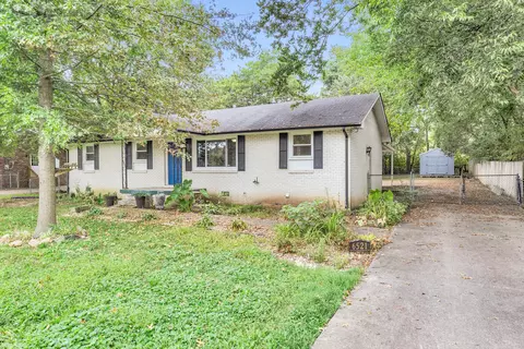 6521 Longview Dr, Murfreesboro, TN 37129