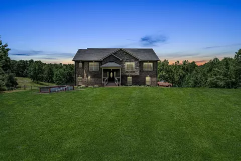 3950 Shiloh Canaan Rd, Palmyra, TN 37142