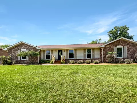 170 Maple Dr, Hendersonville, TN 37075