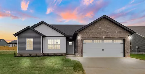 53 Irish Hls, Clarksville, TN 37042