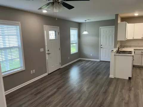 92 College Ave, Centerville, TN 37033 photo 3
