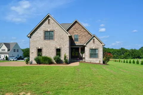 488 Coles Ferry Rd, Gallatin, TN 37066