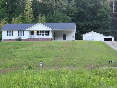 1400 Lakefront Dr, Waverly, TN 37185
