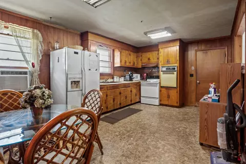 104 Maple St, Dickson, TN 37055 photo 3