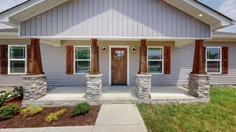 111 E Bomar Ct, Shelbyville, TN 37160