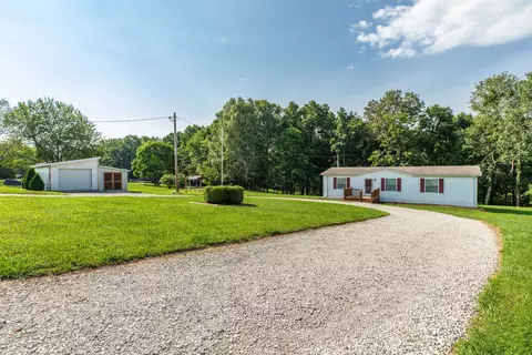 161 Hayes Rd, Charlotte, TN 37036