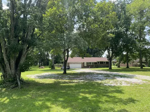 111 Redbud Cir, Manchester, TN 37355
