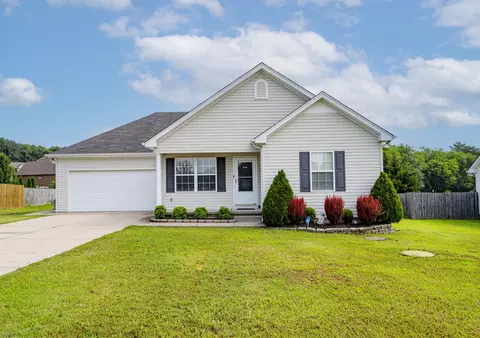 1216 Crescent Ridge Dr, Murfreesboro, TN 37128