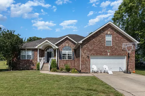 1243 Chapmans Retreat Dr, Spring Hill, TN 37174