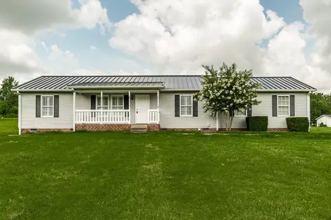 1026 Scott Rd, Bethpage, TN 37022
