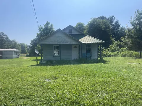 92 Tennessee Gas Dr, Lobelville, TN 37097