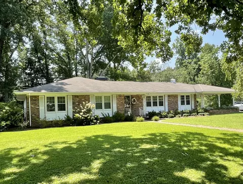 110 Springer Dr, Lawrenceburg, TN 38464