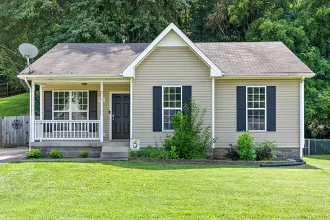 2957 Core Dr, Clarksville, TN 37040
