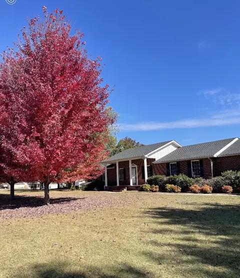 652 Shelton Rd, Manchester, TN 37355