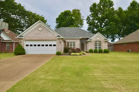 321 Fairway Blvd, Jackson, TN 38305