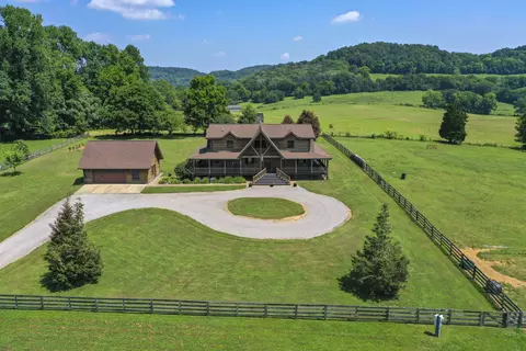 5018 Remus Ln, Thompsons Station, TN 37179
