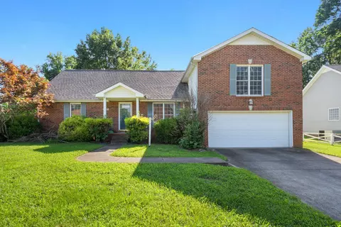 1571 Barrywood Cir W, Clarksville, TN 37042