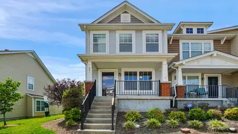 601 Bradburn Village Cir, Antioch, TN 37013