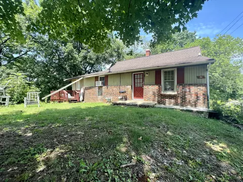 30 Walnut St, Springfield, TN 37172 photo 4
